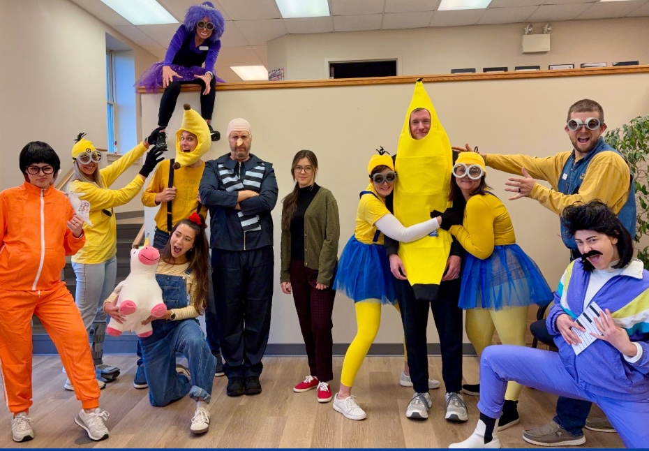 team dreessed as minions